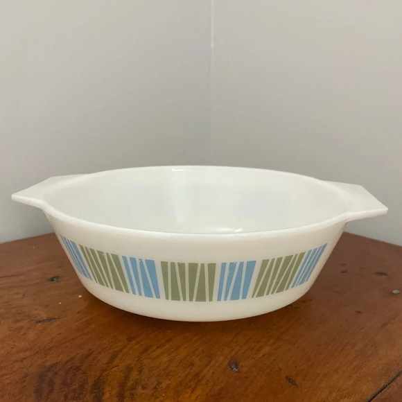 Vintage JAJ Round Casserole dish Matchmaker England Opal Glass Blue Green - Picture 10 of 10